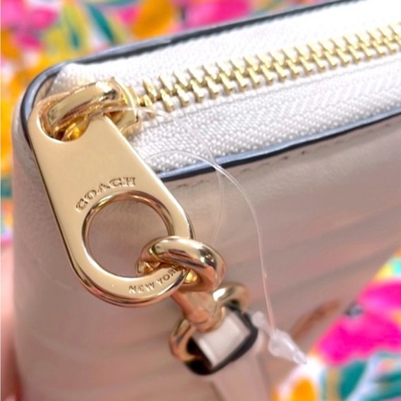Brand New Coach Genuine Leather Cream Quilt Long Zip Around Wristlet Wallet - Picture 7 of 9